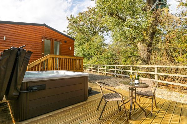 Wold View Holiday Park hot tub lodges